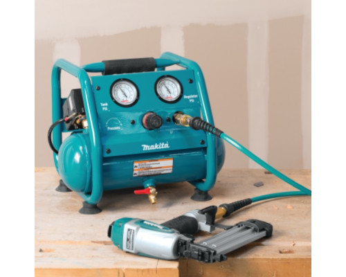 Купить Аккумуляторный компрессор Makita XGT 40 V MAX AC001GZ, без акб и з/у