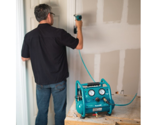 Купить Аккумуляторный компрессор Makita XGT 40 V MAX AC001GZ, без акб и з/у