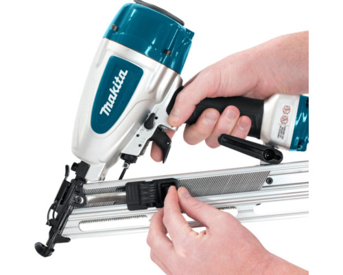 Купить Гвоздозабивной пневматический пистолет MAKITA AF635