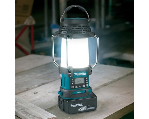 Купить Аккумуляторный радиоприемник с фонарем Makita DMR055