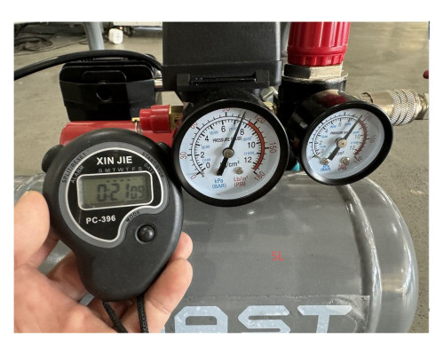 Купить Безмасляный поршневой компрессор Mast MOF1390/1100 compact