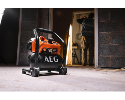 Купить Бесщеточный аккумуляторный компрессор AEG BK18-38BL-0 (4935471201).