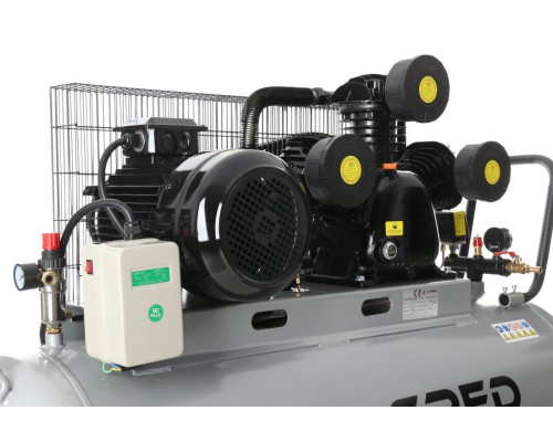 Купити Компресор Tagred 300L TA311B
