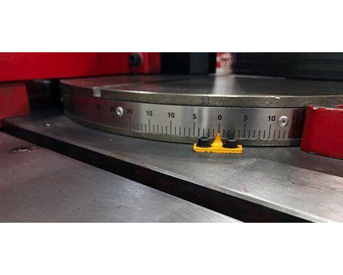Купить Полуавтоматическая ленточная пила по металлу Karmetal KDG 220x310 DM
