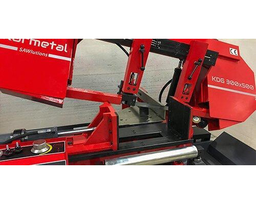 Купить Полуавтоматическая ленточная пила по металлу Karmetal KDG 300x500