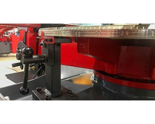 Купить Полуавтоматическая ленточная пила по металлу Karmetal KDG 400x580